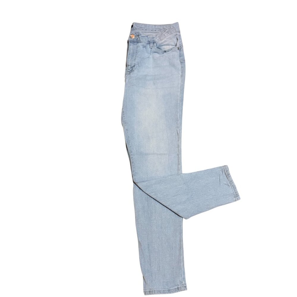 LIGHT BLUE JEANS